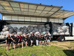 Ikarus Gruppenfoto Pfandspende