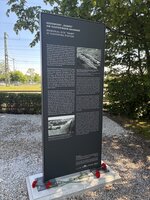 Neue Infotafeln am Gedenkort „Rampe“ Bahnhof Kaufering